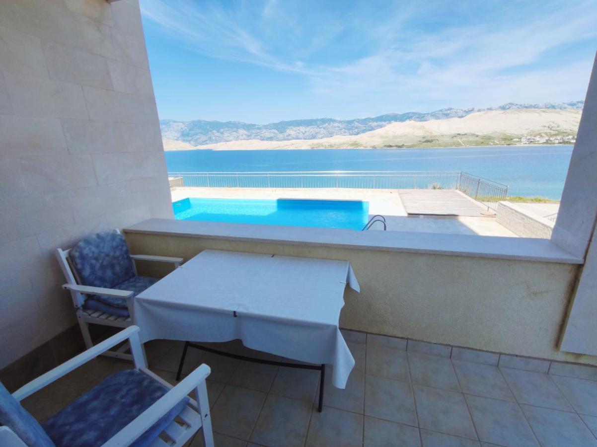 Sea View & Pool Studio Pag Town Eksteriør billede