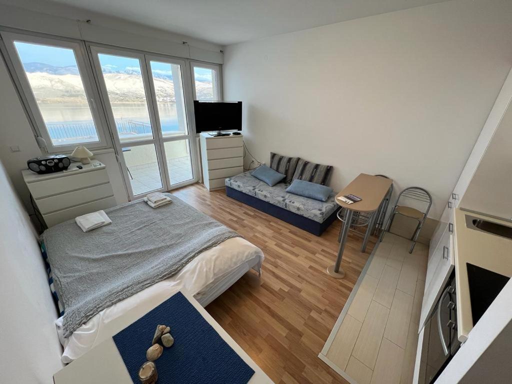 Sea View & Pool Studio Pag Town Eksteriør billede